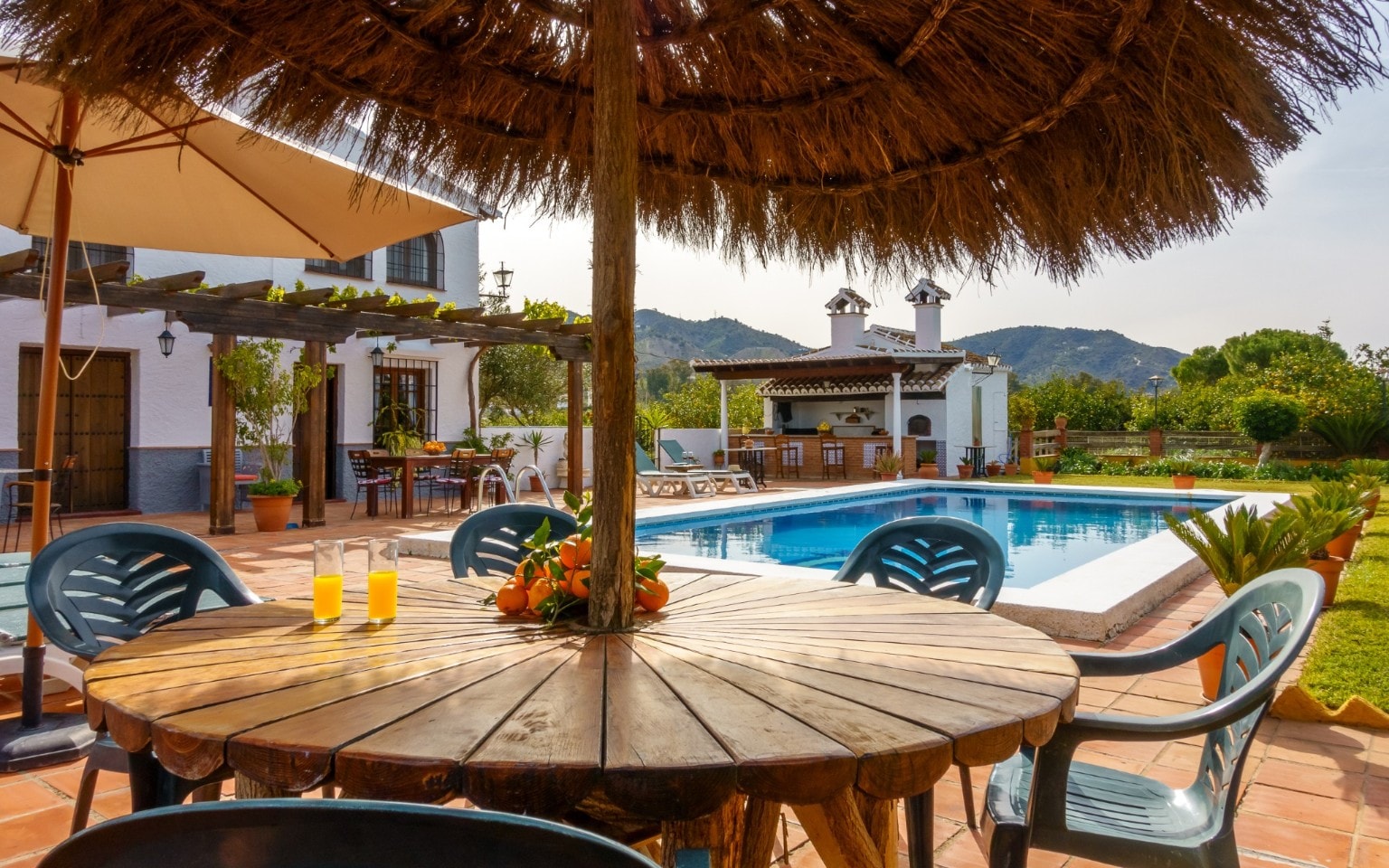 Privat poolområde ved Villa Magic House i Málaga-provinsen.